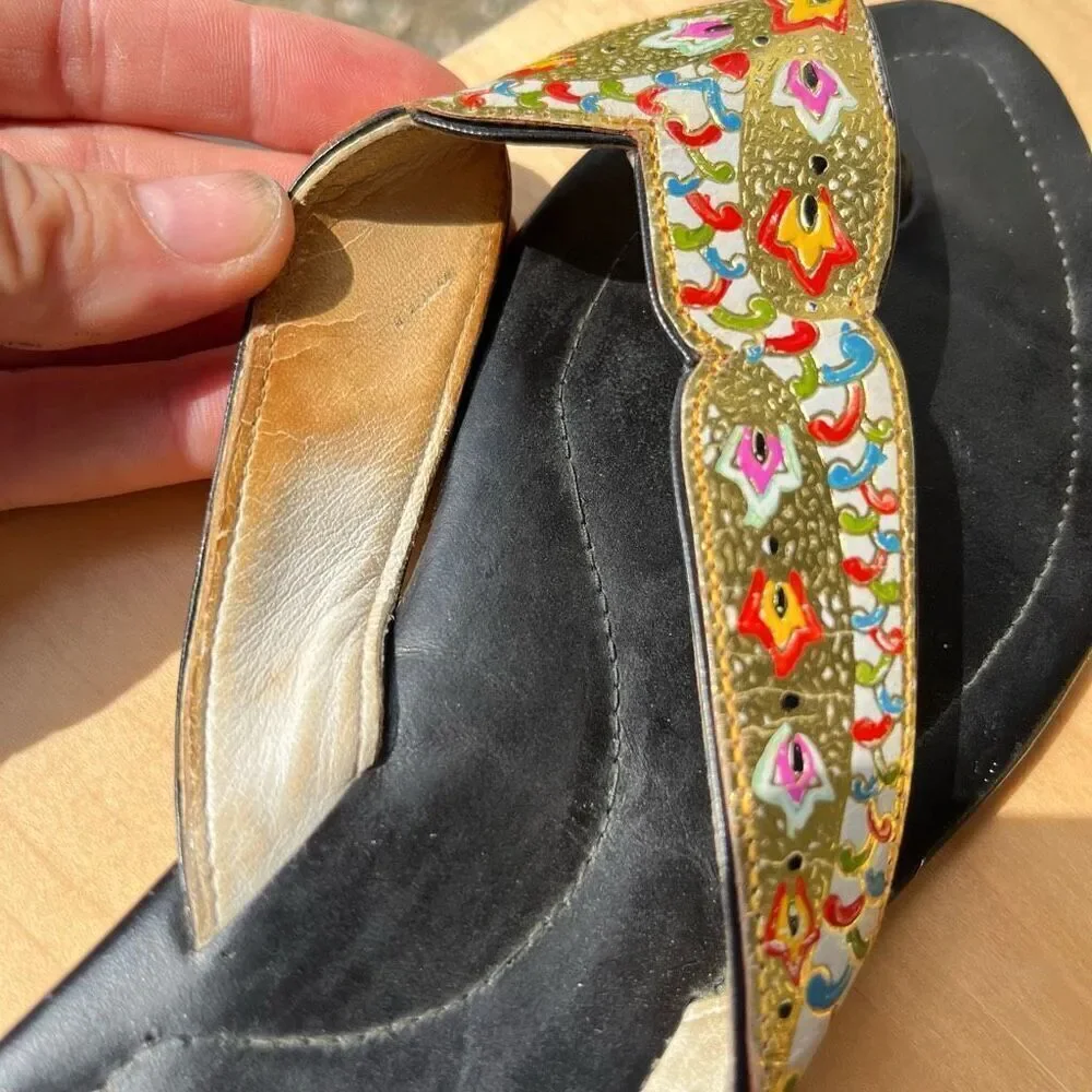 Vintage Indian Leather Sandals – Hand-Painted Gold Enamel – Size 7